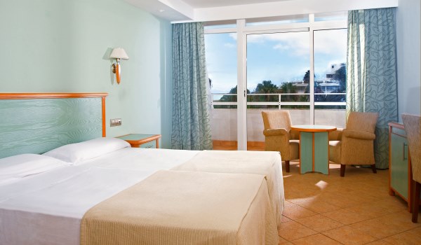 600×350-08SolLanzarote-StdRoom.jpg