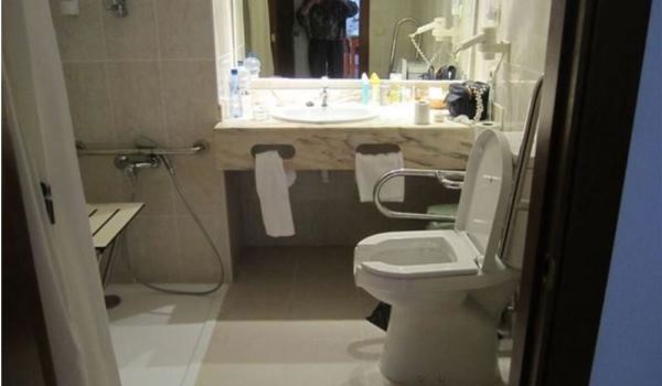 600×350-Protur-Safari-Park-wc-douche1.jpg