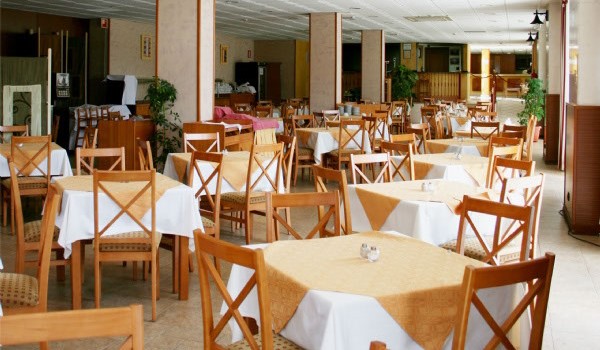 Vele gehandicapten vakanties binnen en buiten de EU | 600×350-Andorra-restaurant.jpg | Vele gehandicapten vakanties binnen en buiten de EU