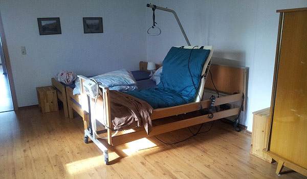 Vele gehandicapten vakanties binnen en buiten de EU | 600×350-Lahntein-Barrièrevrij-slaapkamer1.jpg | Vele gehandicapten vakanties binnen en buiten de EU